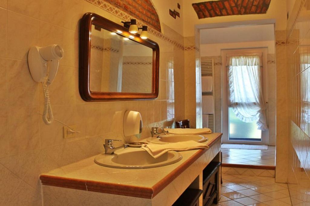Hotel Ristorante La Torretta Bianze Экстерьер фото